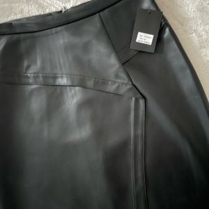 DKNY Women’s Faux Leather Pencil Skirt Size 6